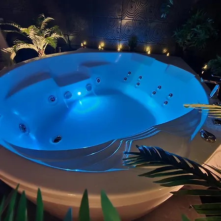 Z Jacuzzi Rynek