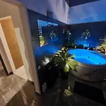 شقة فندقية Z Jacuzzi Rynek كراكوفيا