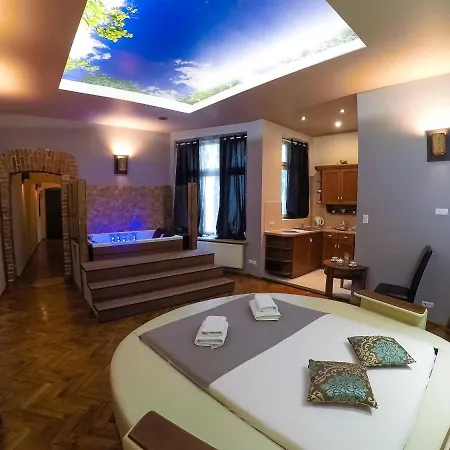 Z Jacuzzi Rynek Aparthotel 4*