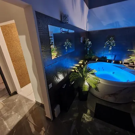 Ξενοδοχείο με διαμερίσματα Z Jacuzzi Rynek Krasków