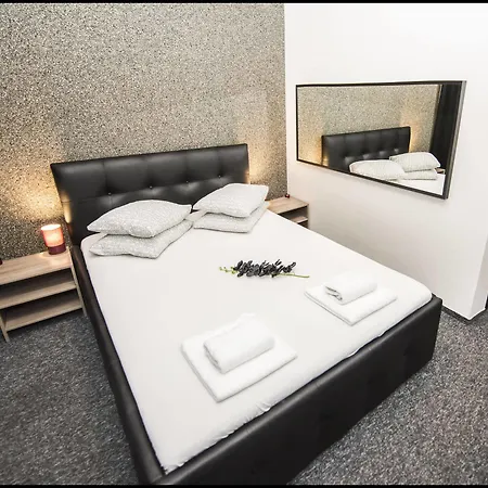 Z Jacuzzi Rynek מלון דירות 4*