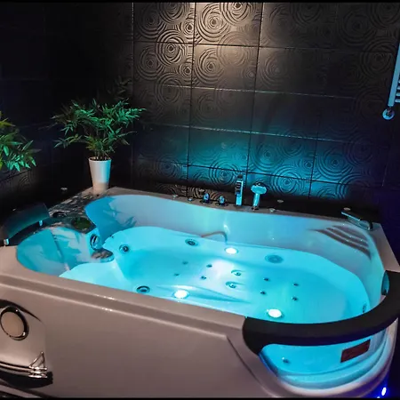 Z Jacuzzi Rynek