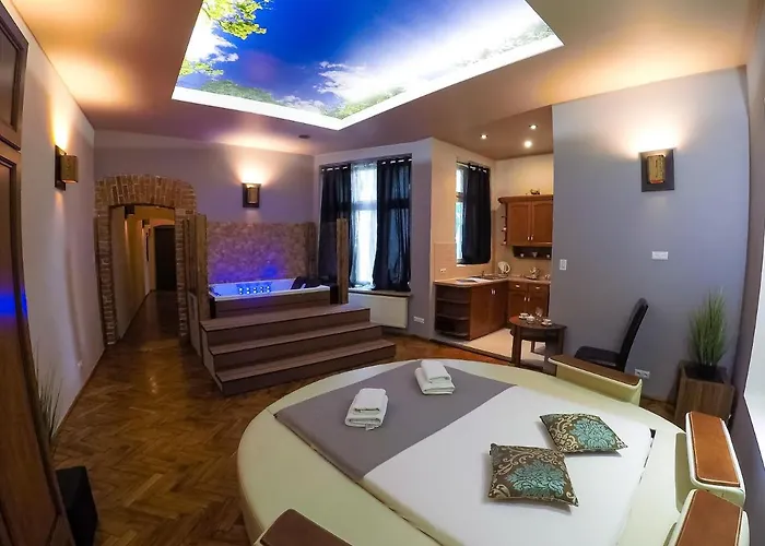 Z Jacuzzi Rynek Lägenhetshotell 4*