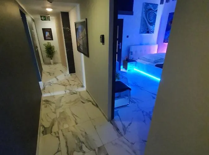 Z Jacuzzi Rynek Lägenhetshotell Kraków