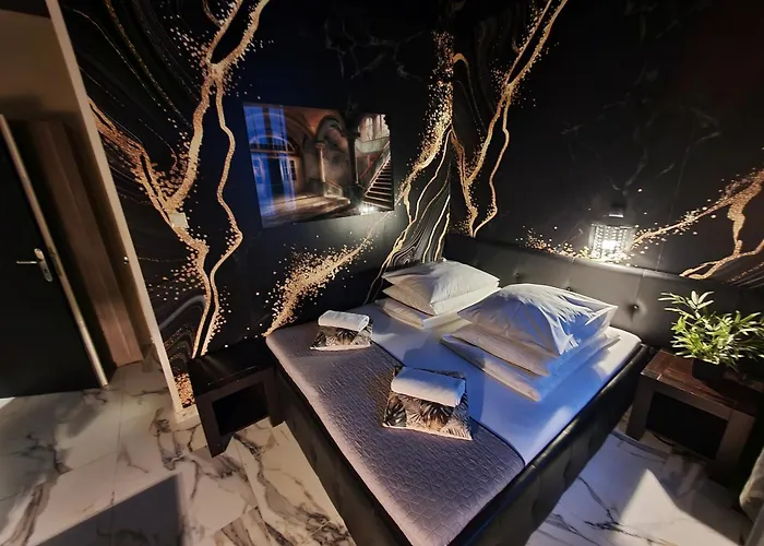 Z Jacuzzi Rynek 아파트호텔 4*