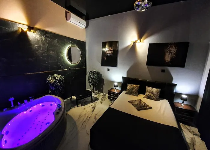 Ξενοδοχείο με διαμερίσματα Z Jacuzzi Rynek