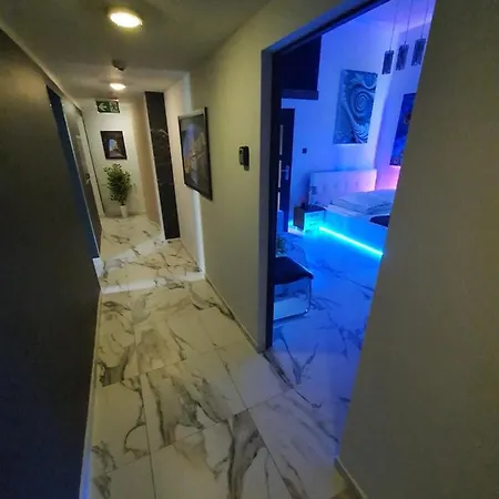 Z Jacuzzi Rynek Aparthotel Krakov