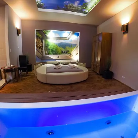 Z Jacuzzi Rynek Aparthotel 3*